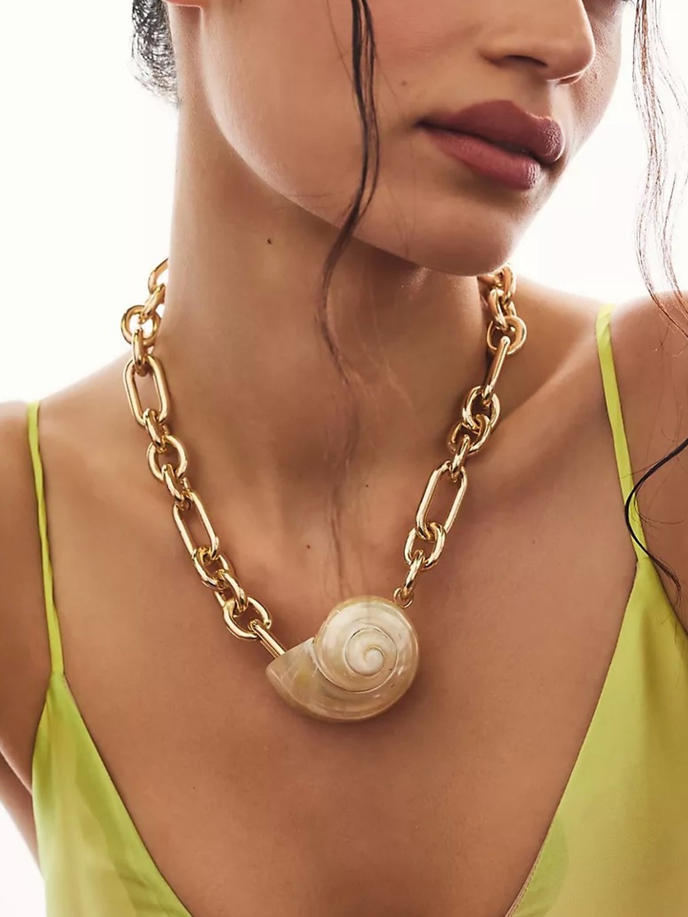 NWT Rare!  Anthropologie Serefina Shell Statement Necklace